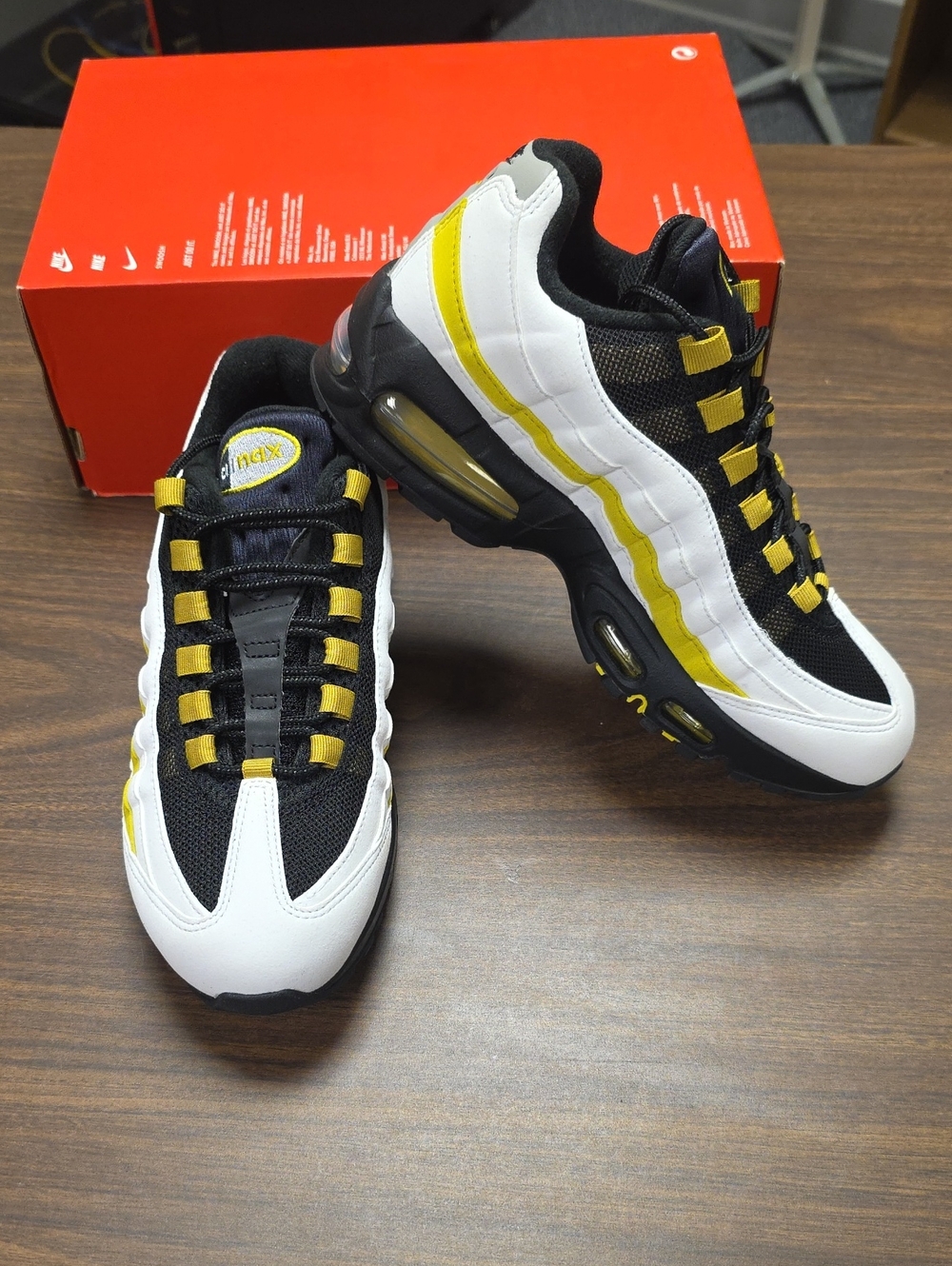 Nike Air Max 95 Big Bubble White/Black/Saffron Quartz Women's 8.5 HM4740-102 NEW